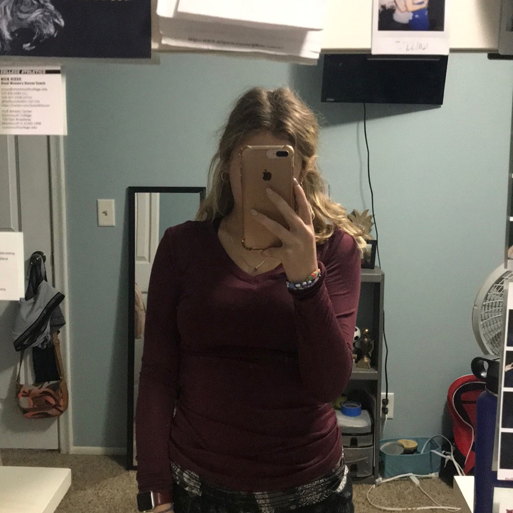 cute maroon long sleeve!! size small